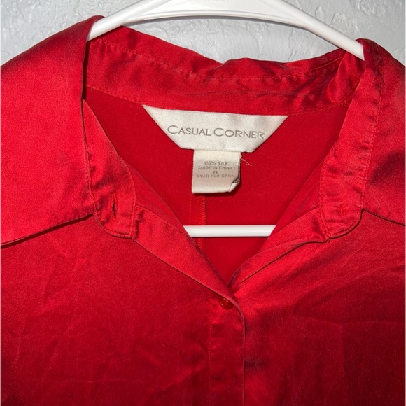 Casual Corners Red 100% Silk Button Down Shirt Size 8 - Picture 4 of 11
